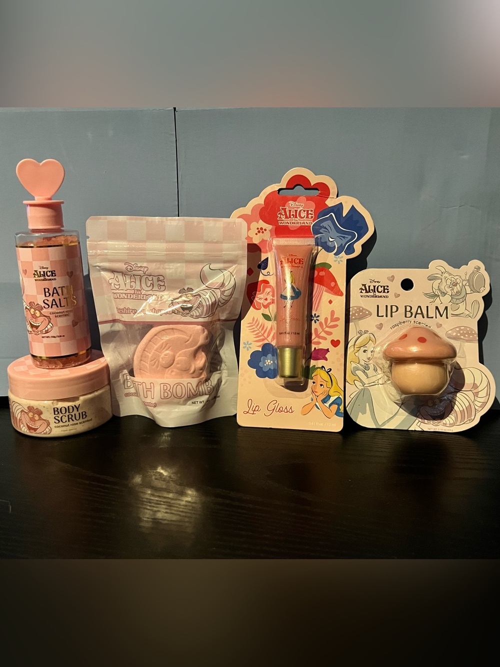 Disney Alice Cheshire Cat Spa Gift Bundle Beauty Set